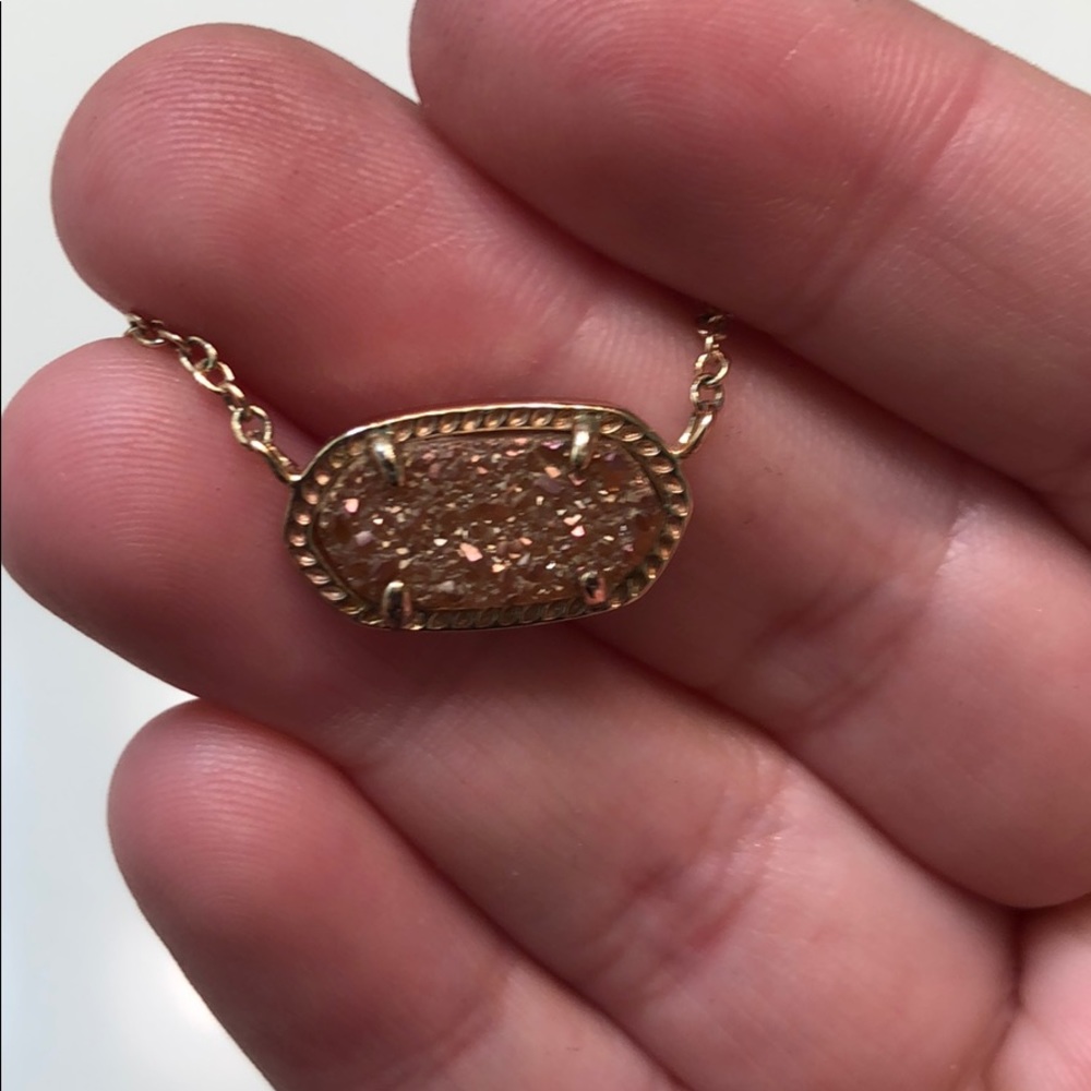 Kendra Scott necklace